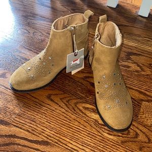 New 💛 zara booties size 13 1/2
